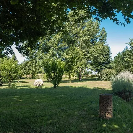 Domaine De Pourrouquet - De Charme En Pleine Nature Avec Piscine