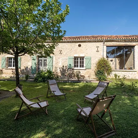 Дом отдыха Domaine De Pourrouquet - Demeure De Charme Et Вик-Фезансак