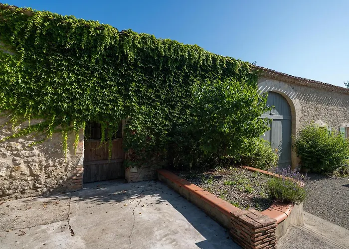 Domaine De Pourrouquet - Gite De Charme Avec Piscine Et Calme Absolu En Pleine Nature *
