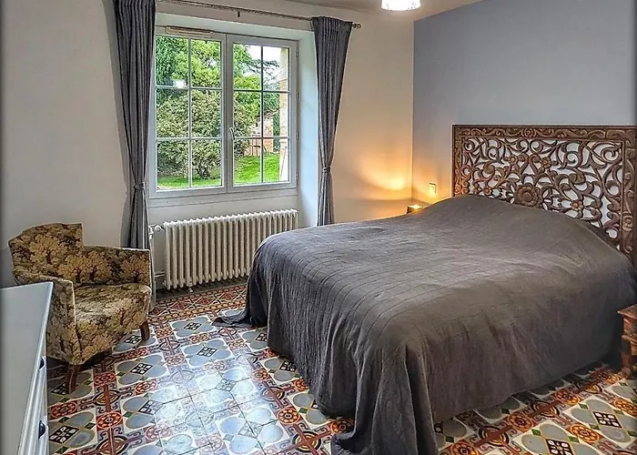 Domaine De Pourrouquet - De Charme Avec Piscine Et Calme Absolu En Pleine Nature