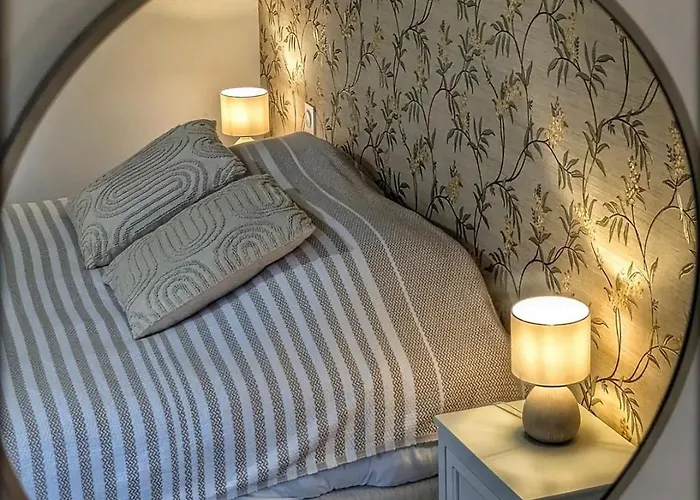 Domaine De Pourrouquet - De Charme Avec Piscine Et Calme Absolu En Pleine Nature Vic-Fezensac