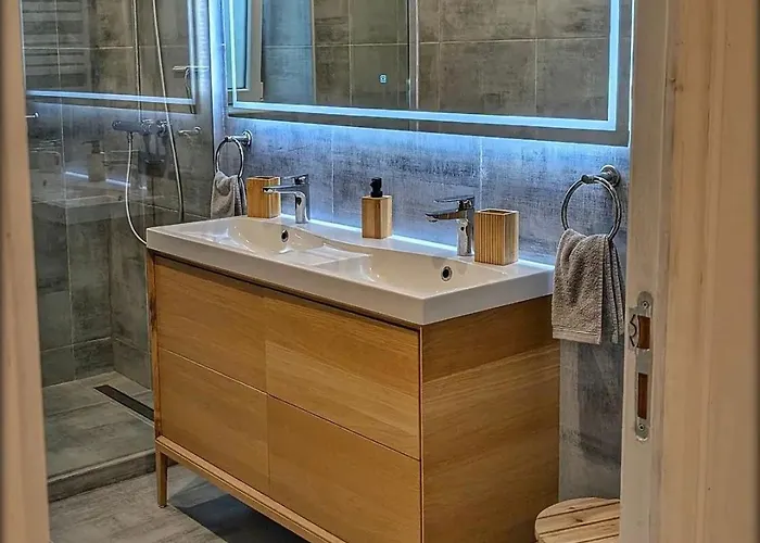 Domaine De Pourrouquet - De Charme Avec Piscine Et Calme Absolu En Pleine Nature *